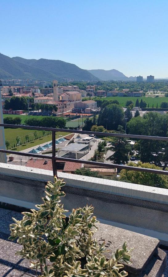 La Suite Attico Metro' Volta Brescia Luaran gambar